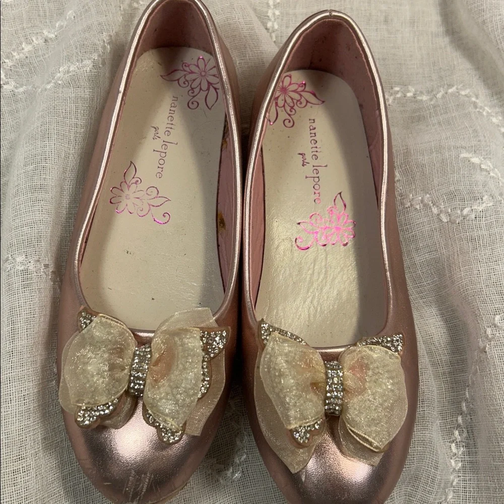 Nanette Lepore sparkly butterfly- bow flats stamped sz 2